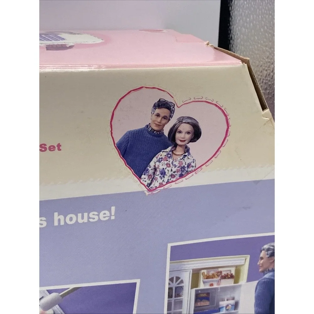 *RARE* Sealed Barbie Doll Happy Family Grandmas Kitchen‎ Gift Set 2003 B9885 NIB
